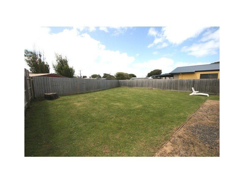 17 Gemma Street, Sunderland Bay VIC 3922