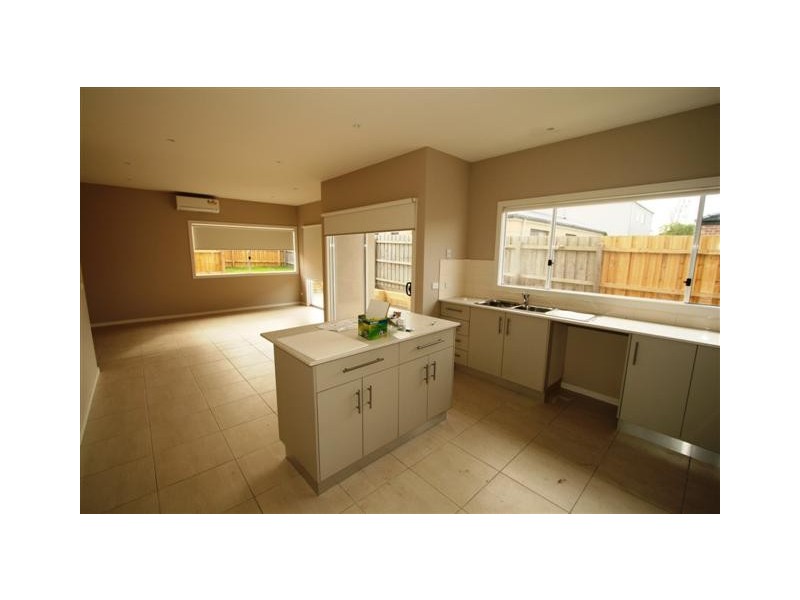 Unit 3 7-9 Norman Drive, Cowes VIC 3922