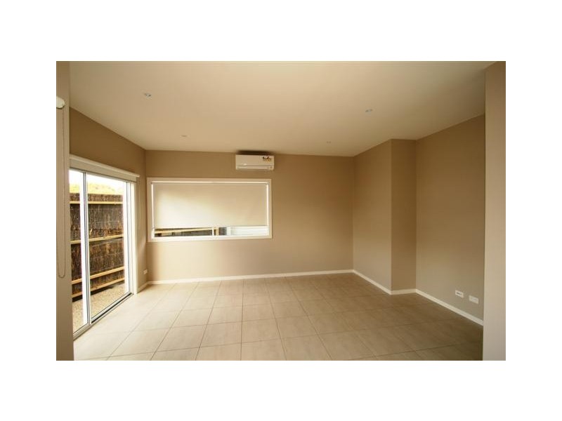 Unit 3 7-9 Norman Drive, Cowes VIC 3922