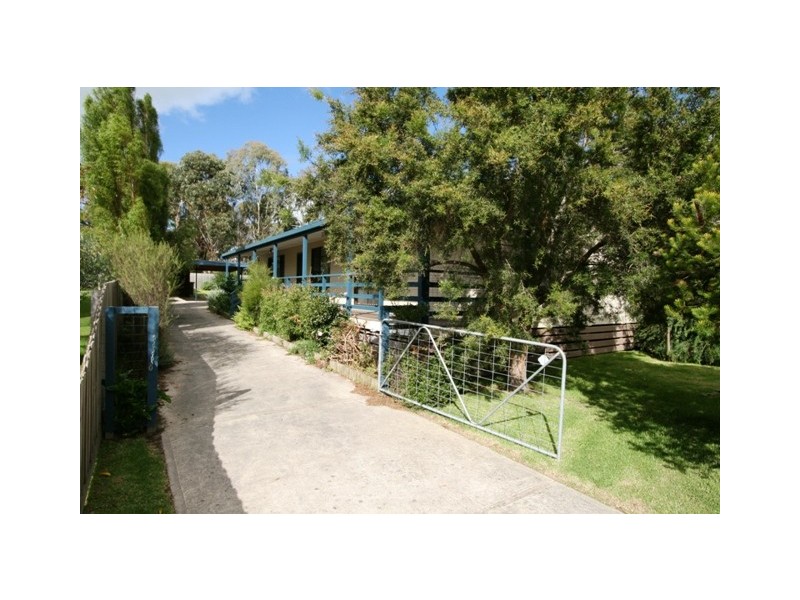 11 Outlook Drive, Cowes VIC 3922