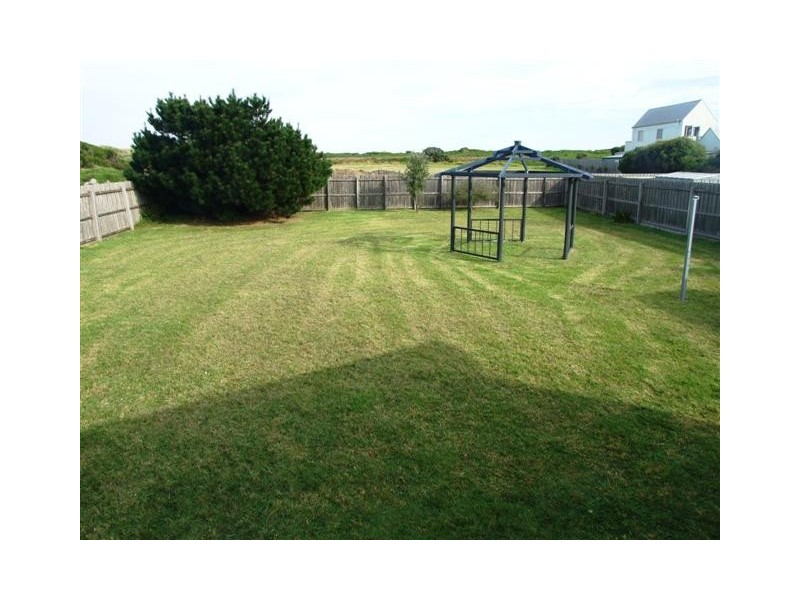 25 Page Avenue, Surf Beach VIC 3922