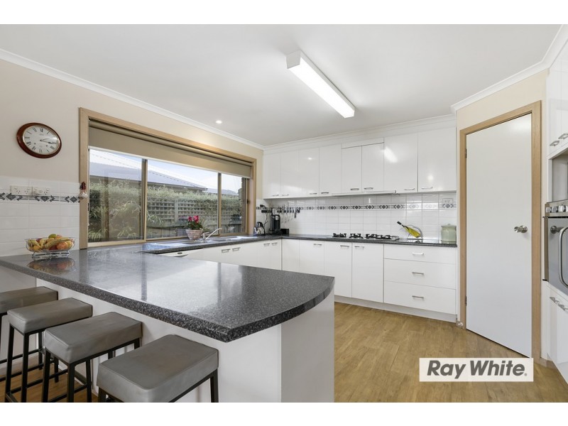 1 Leslie Avenue, Cowes VIC 3922
