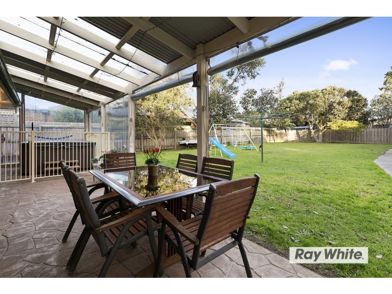 1 Leslie Avenue, Cowes VIC 3922