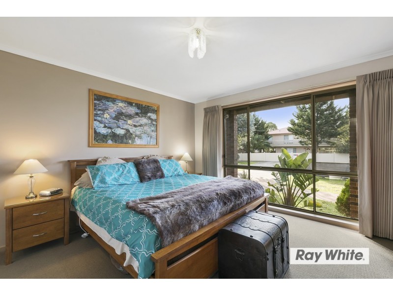 1 Leslie Avenue, Cowes VIC 3922