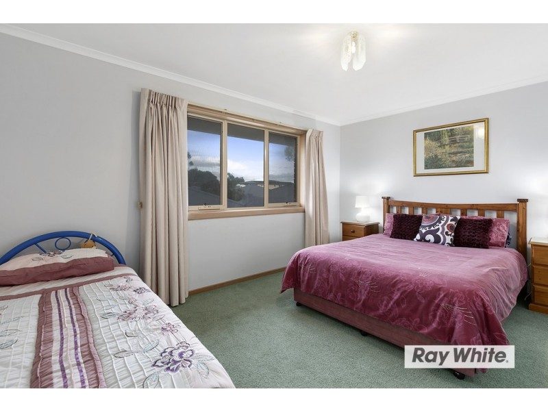1 Leslie Avenue, Cowes VIC 3922
