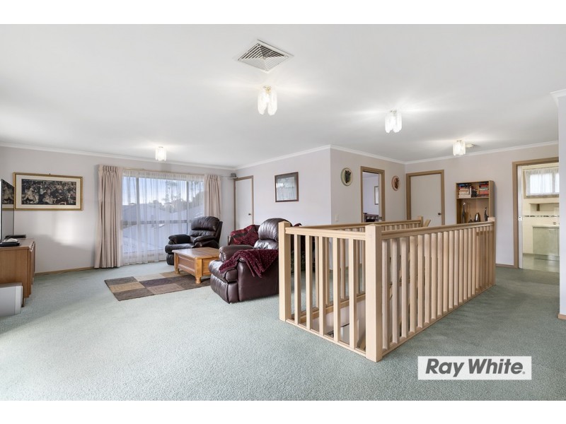 1 Leslie Avenue, Cowes VIC 3922
