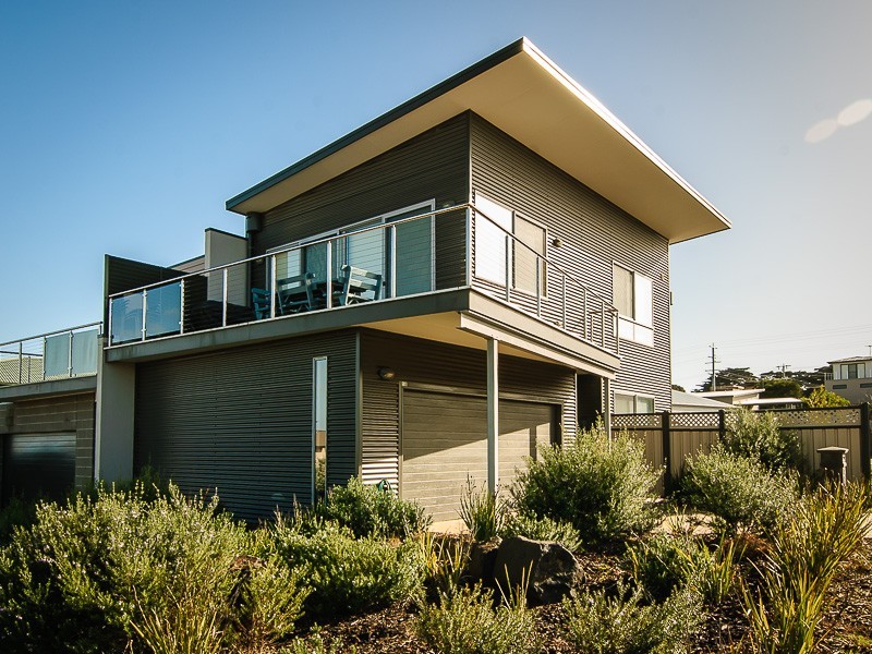 18 Halcyon Avenue, San Remo VIC 3925