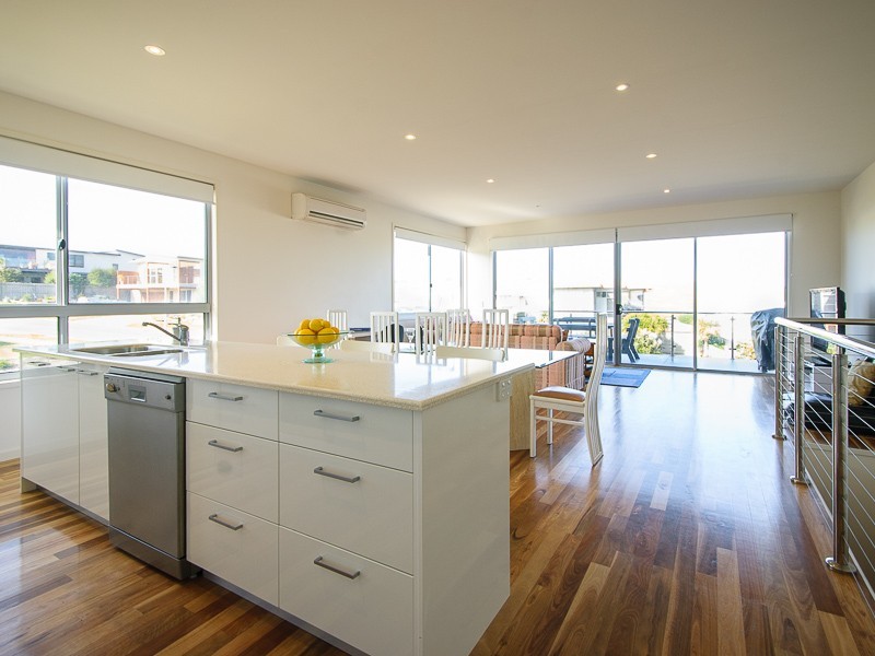 18 Halcyon Avenue, San Remo VIC 3925