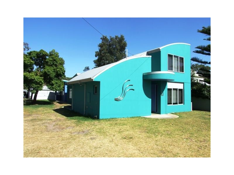 18 Rose Avenue, Cowes VIC 3922