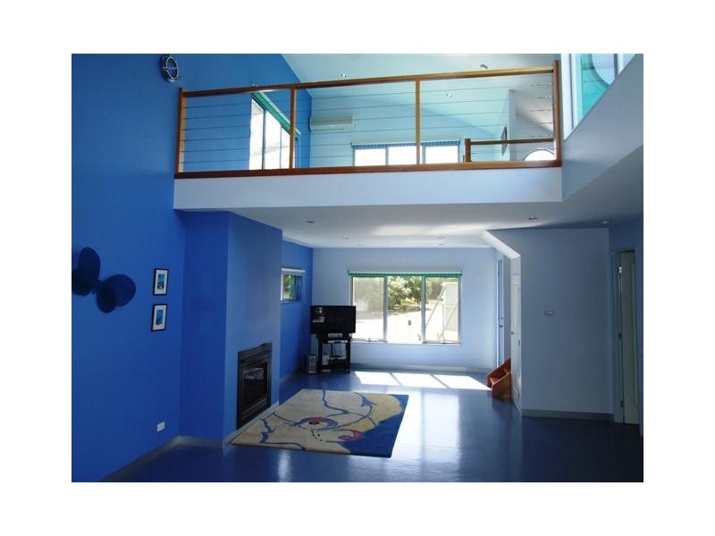 18 Rose Avenue, Cowes VIC 3922