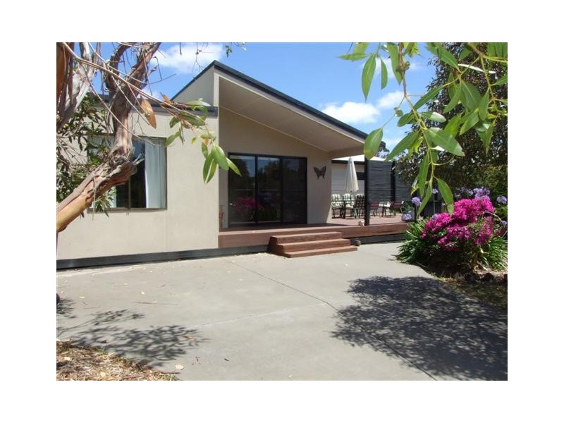 1 Kestral Court, Cowes VIC 3922