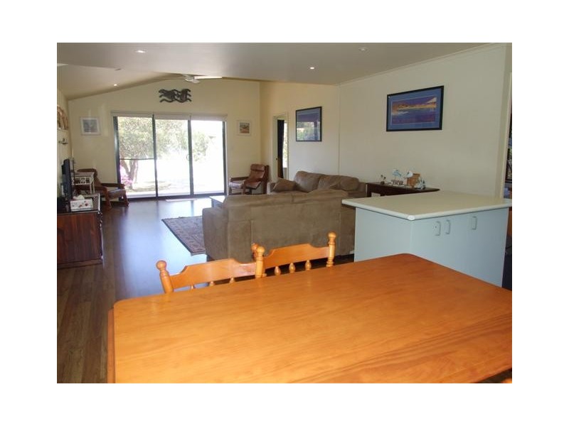 1 Kestral Court, Cowes VIC 3922