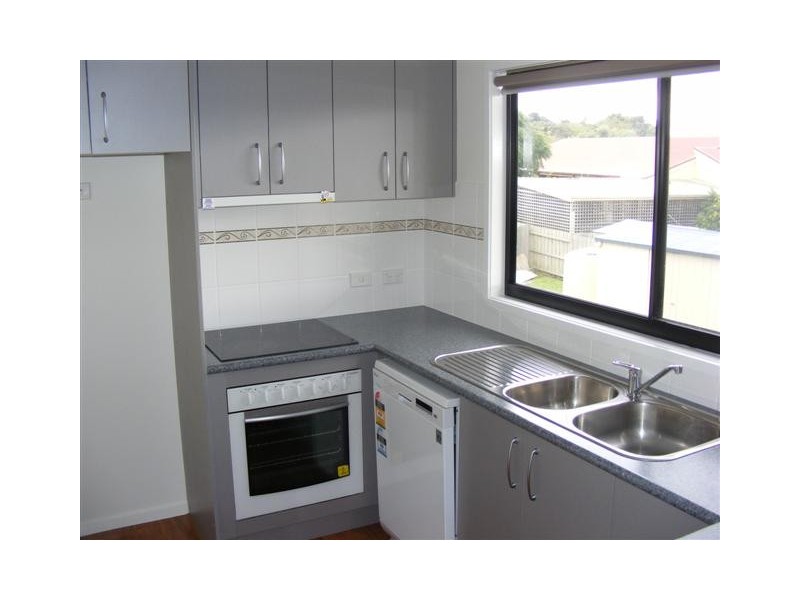2 Grevilia Close, Cowes VIC 3922