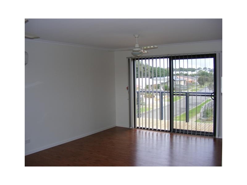 2 Grevilia Close, Cowes VIC 3922