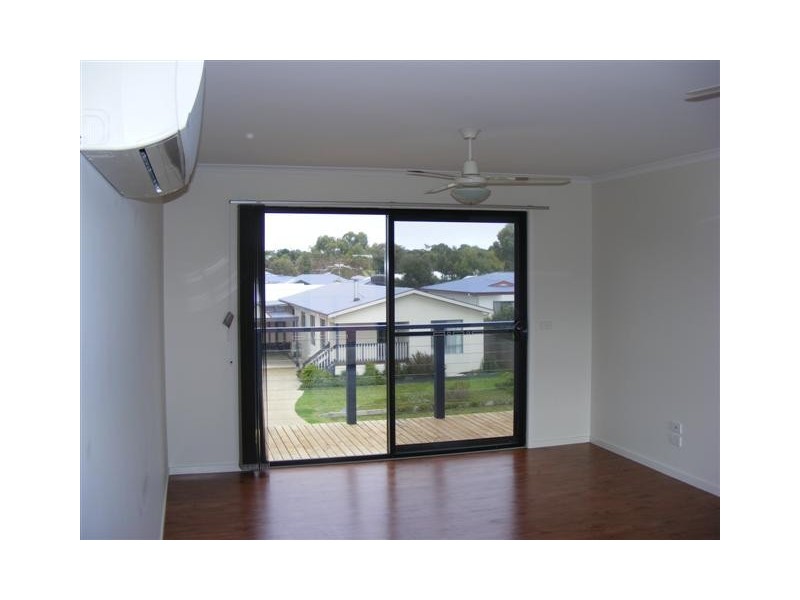 2 Grevilia Close, Cowes VIC 3922