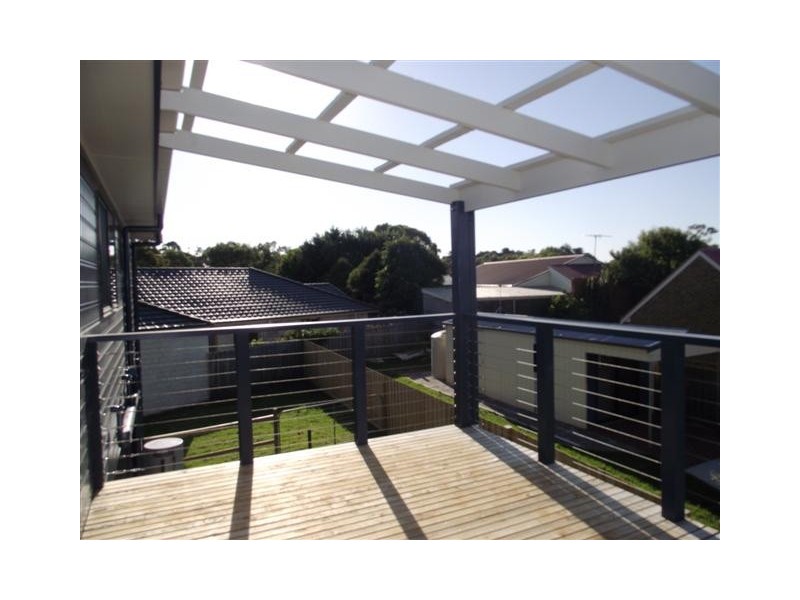 2 Grevilia Close, Cowes VIC 3922