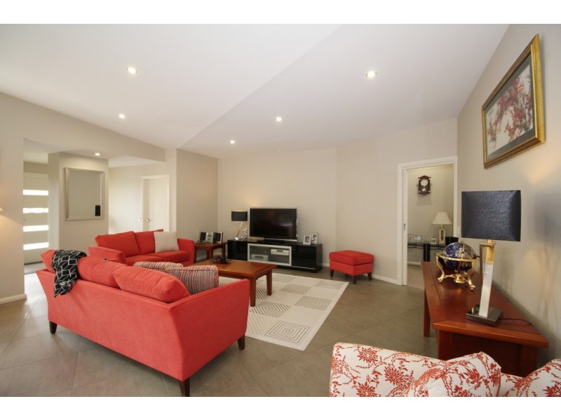 15 West Court, Cowes VIC 3922