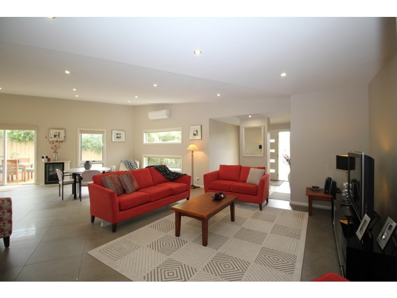 15 West Court, Cowes VIC 3922