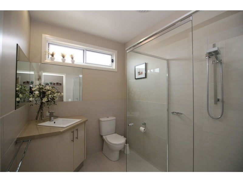 15 West Court, Cowes VIC 3922