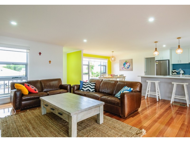 63 Wyndham Avenue, Cowes VIC 3922