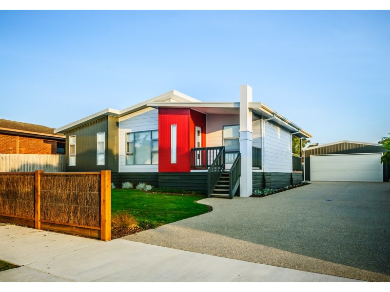 63 Wyndham Avenue, Cowes VIC 3922