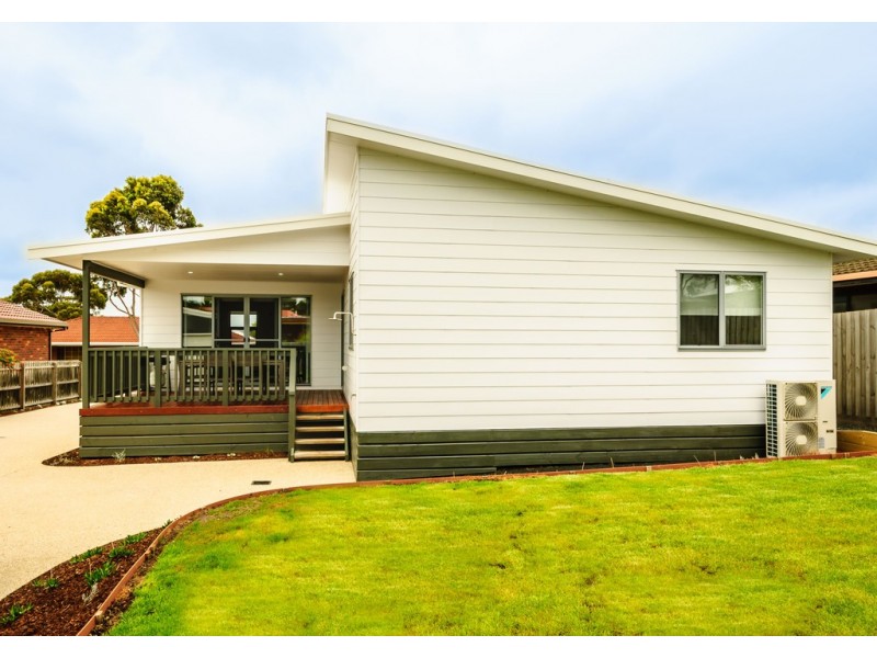 63 Wyndham Avenue, Cowes VIC 3922