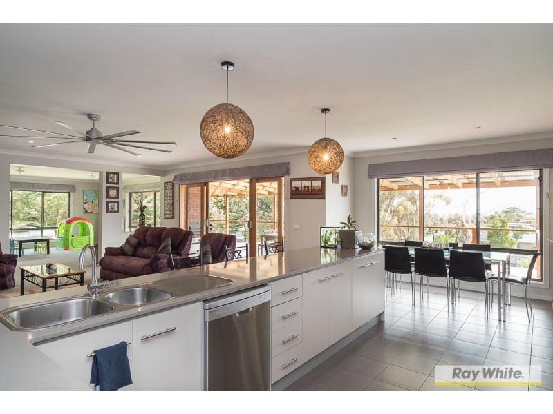 21 Waterview Rise, Cowes VIC 3922