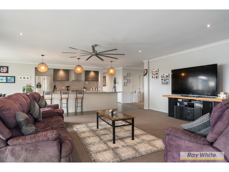 21 Waterview Rise, Cowes VIC 3922