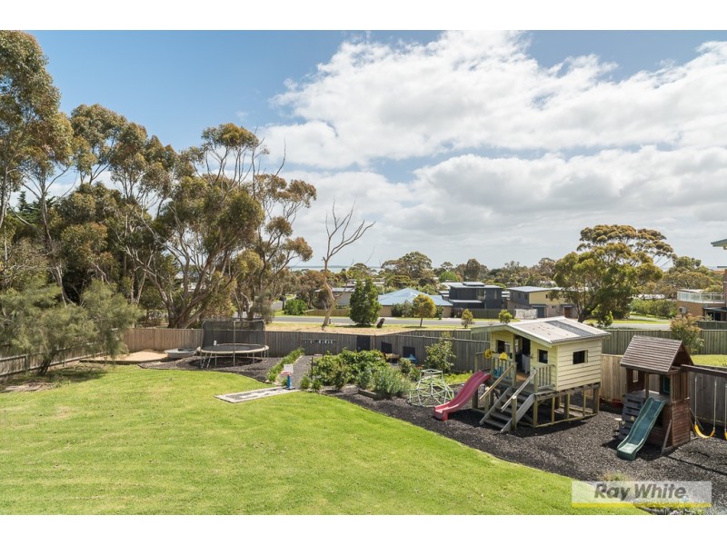 21 Waterview Rise, Cowes VIC 3922