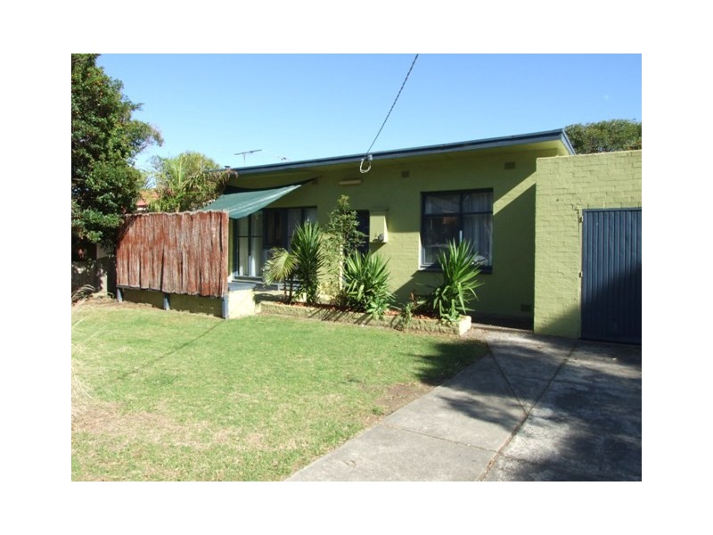 8 Alexander Avenue, Cowes VIC 3922