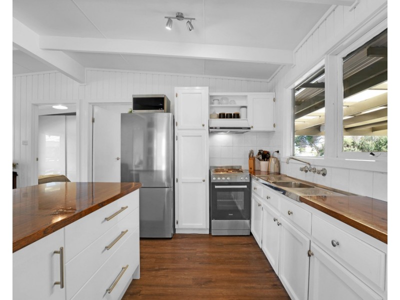 31 Elwood Avenue, Surf Beach VIC 3922