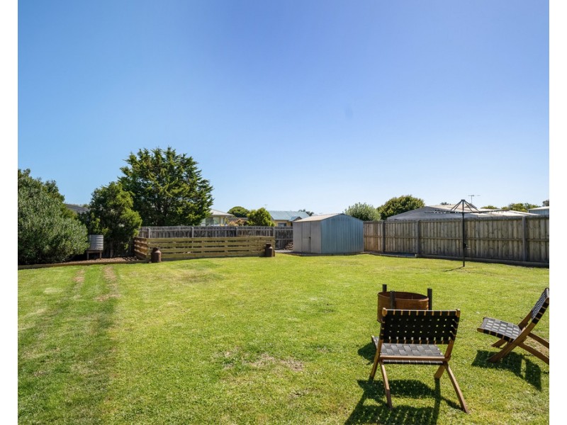 31 Elwood Avenue, Surf Beach VIC 3922