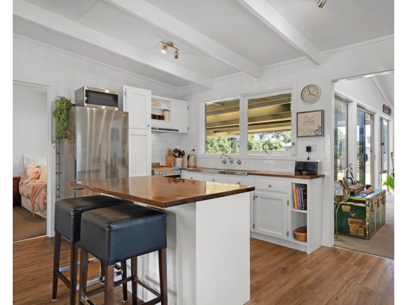 31 Elwood Avenue, Surf Beach VIC 3922