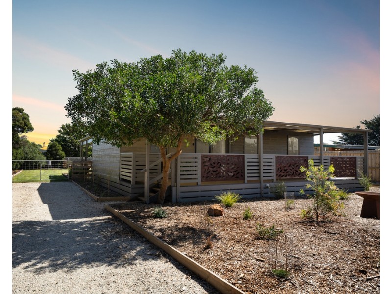 31 Elwood Avenue, Surf Beach VIC 3922