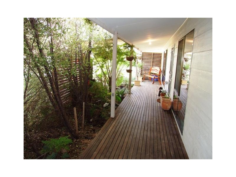 10 Leslie Avenue, Cowes VIC 3922