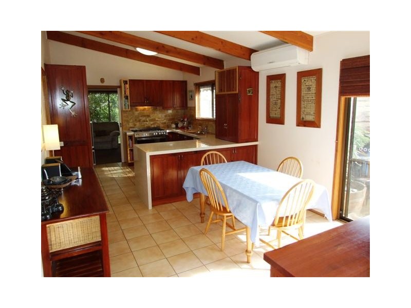 10 Leslie Avenue, Cowes VIC 3922