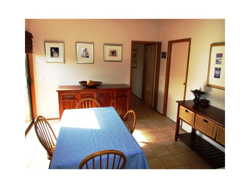 10 Leslie Avenue, Cowes VIC 3922