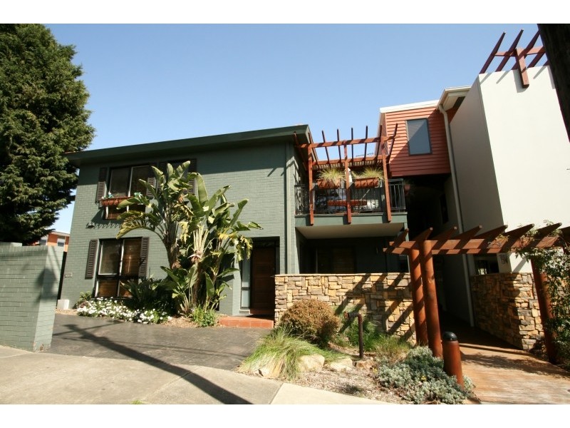 4/2 Warley Avenue, Cowes VIC 3922