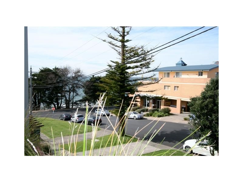 4/2 Warley Avenue, Cowes VIC 3922