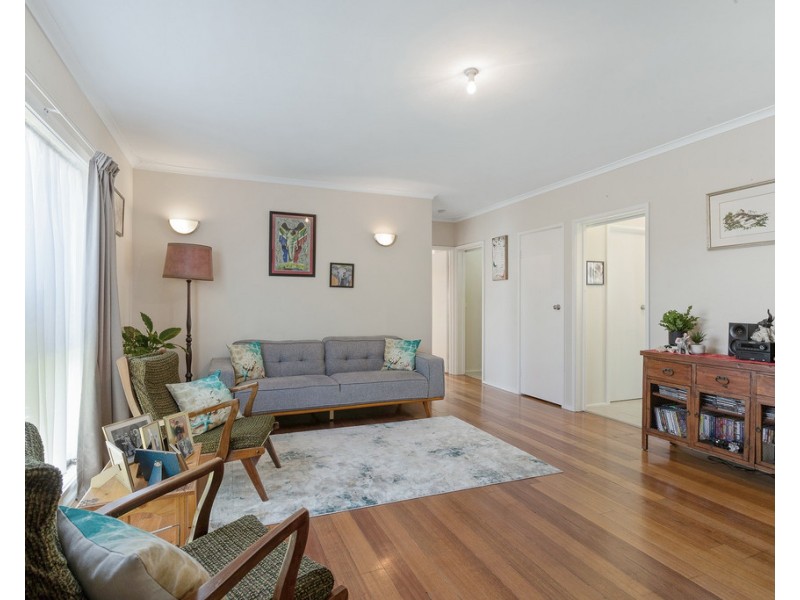 27 Alexander Avenue, Cowes VIC 3922