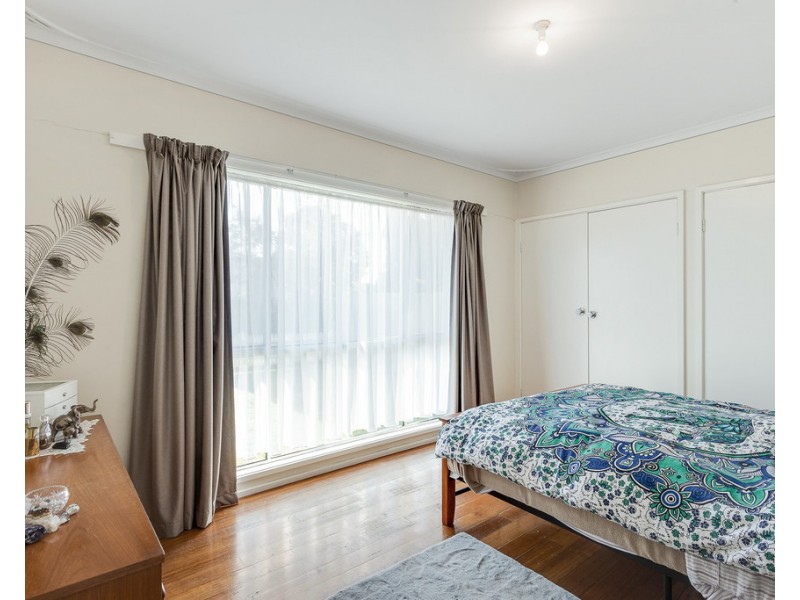 27 Alexander Avenue, Cowes VIC 3922