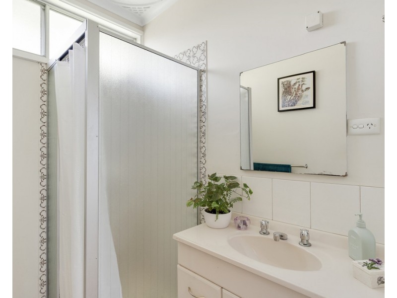 27 Alexander Avenue, Cowes VIC 3922