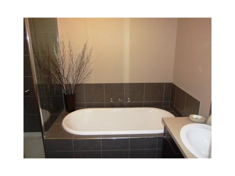 23 Robert Drive, Cowes VIC 3922