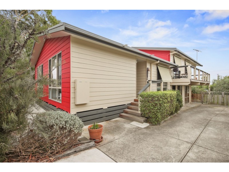 16 Parrakoola Way, Cowes VIC 3922