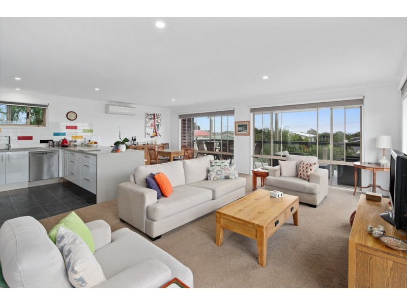 16 Parrakoola Way, Cowes VIC 3922