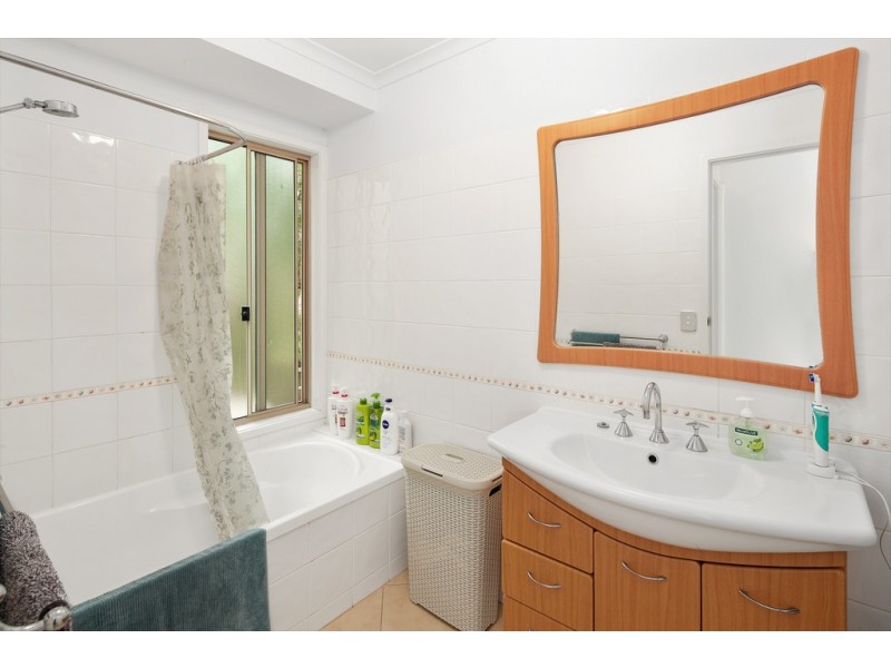 16 Parrakoola Way, Cowes VIC 3922