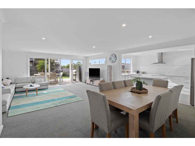 6 Water View Rise, Cowes VIC 3922