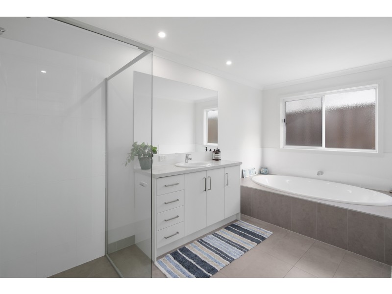 6 Water View Rise, Cowes VIC 3922