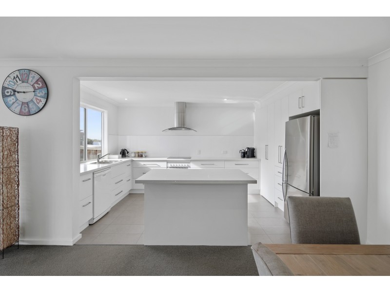 6 Water View Rise, Cowes VIC 3922