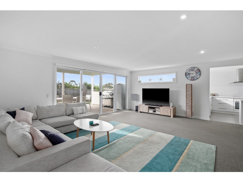 6 Water View Rise, Cowes VIC 3922